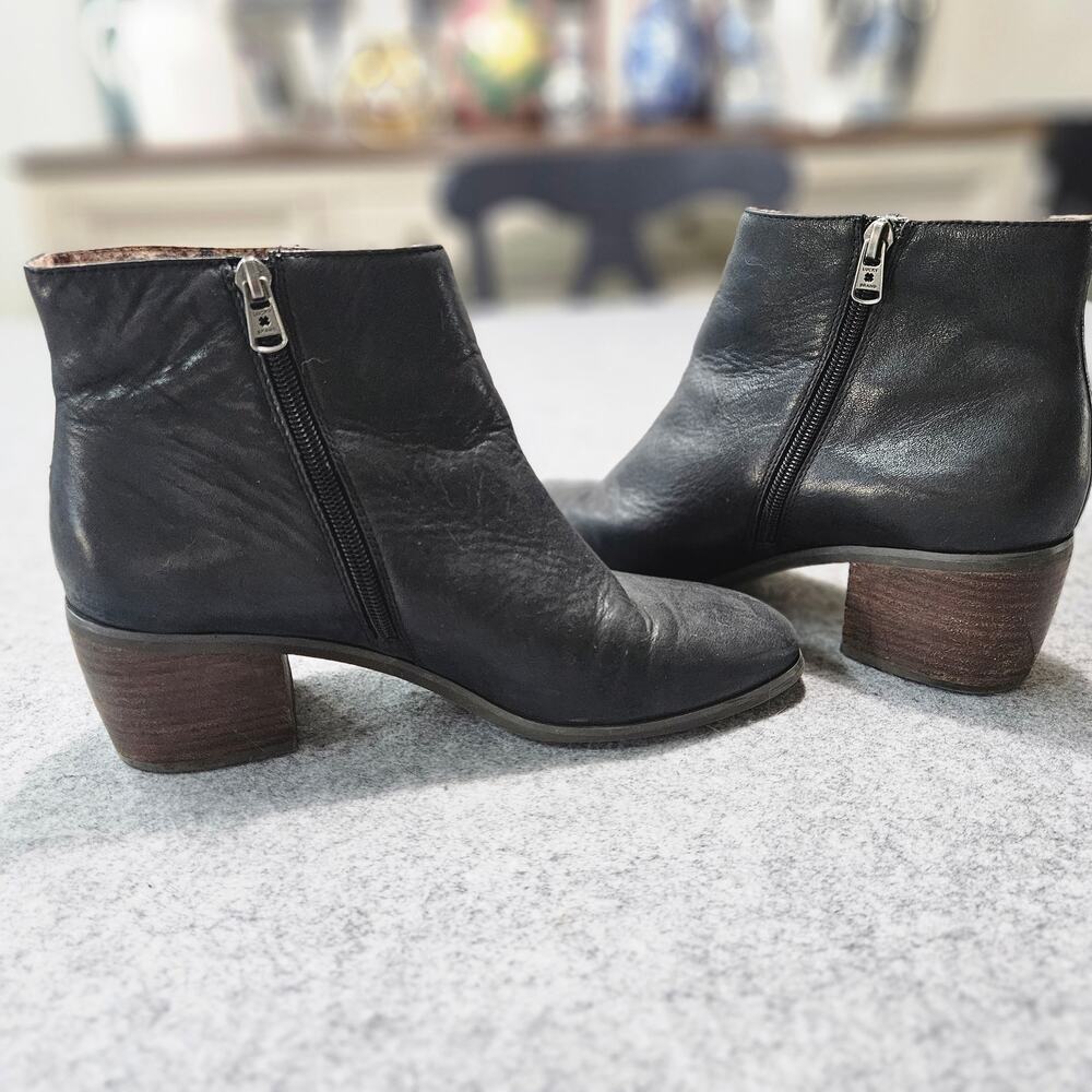 Lucky Brand Malvelia Black Leather Ankle Boots Heeled Booties Zipper Size 10M